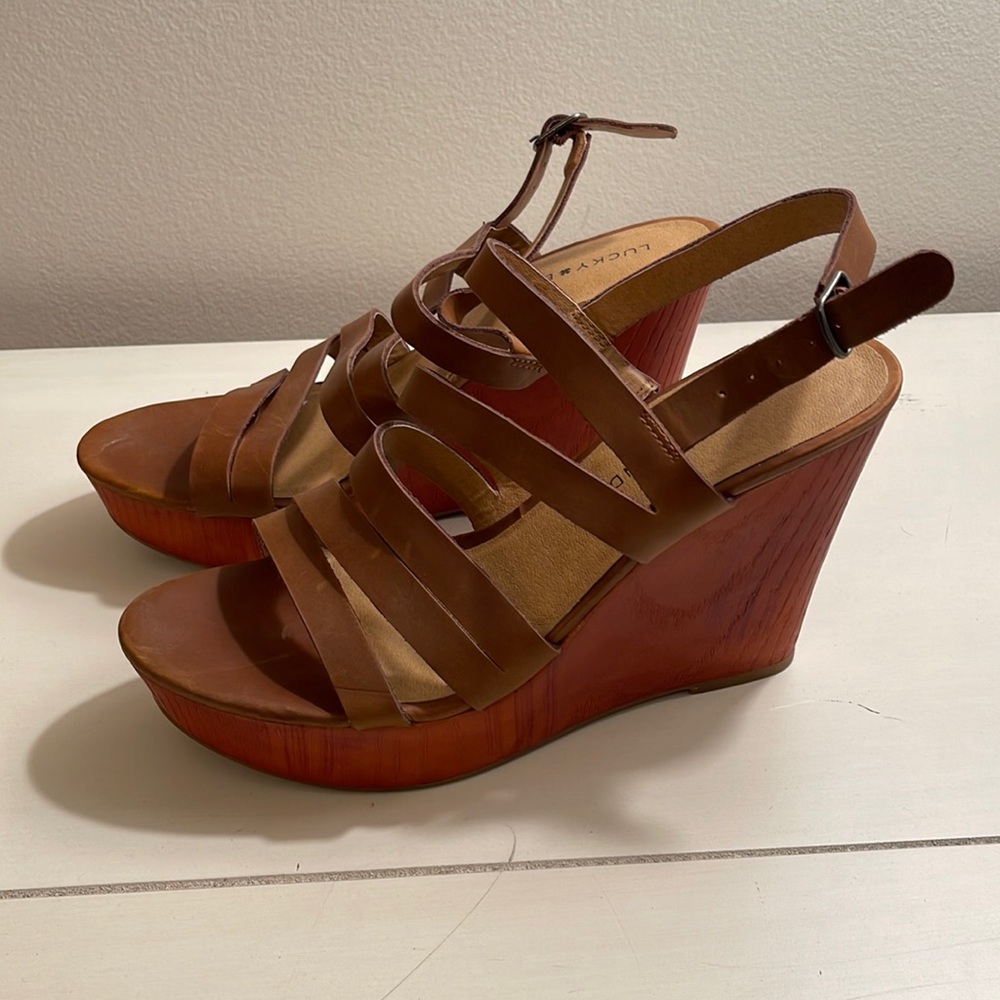 Lucky brand wedged sandal, brown leather strap 9.5